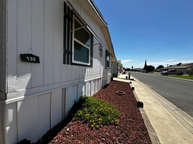 2300 W Morton Avenue Sp. 135, Porterville, CA 93257