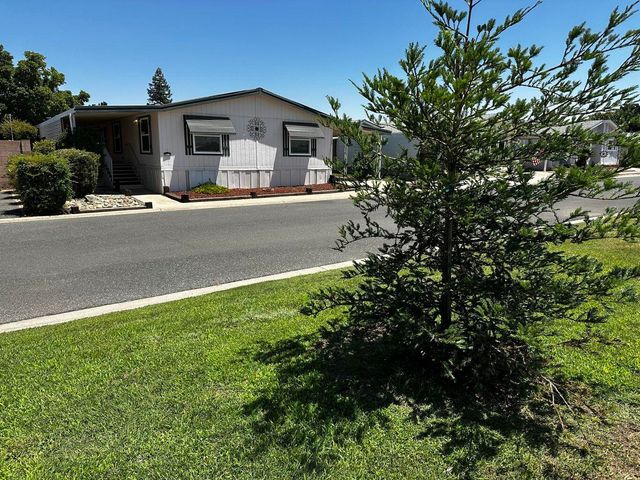 2300 W Morton Avenue Sp. 135, Porterville, CA 93257