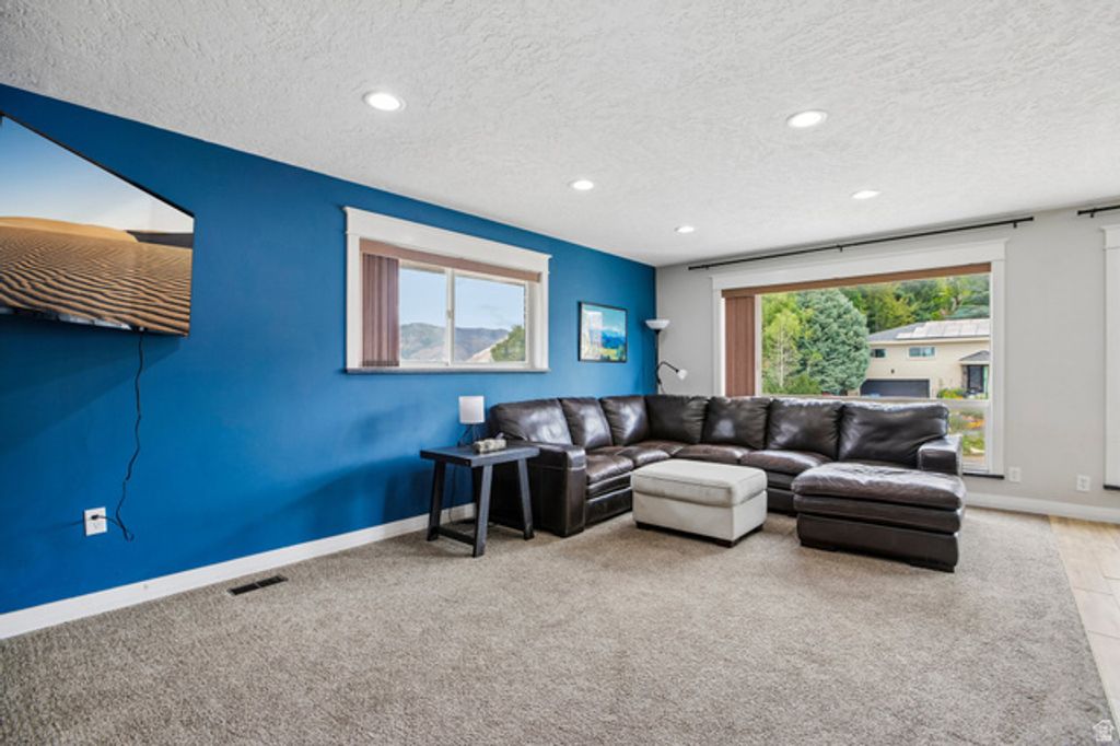 Image 36 of property listing at 4547 S MADISON AVE, South Ogden, UT 84403