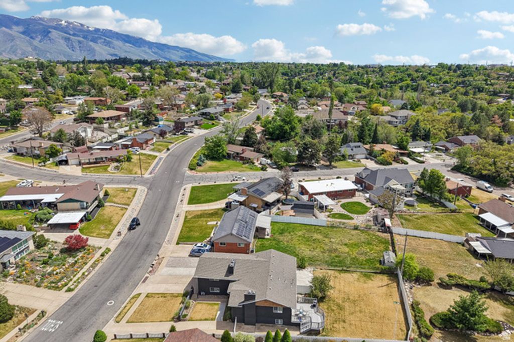Image 72 of property listing at 4547 S MADISON AVE, South Ogden, UT 84403