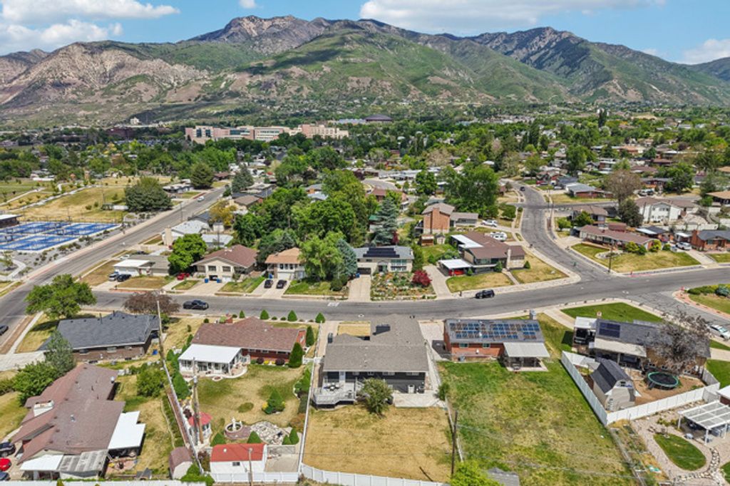 Image 74 of property listing at 4547 S MADISON AVE, South Ogden, UT 84403
