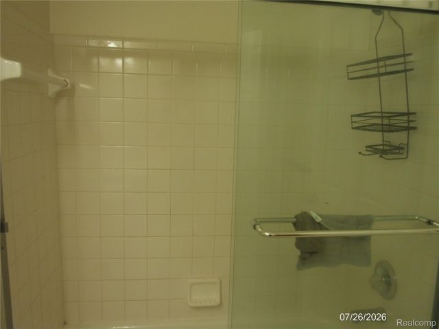 19121 WALDORF Street, Roseville, MI 48066