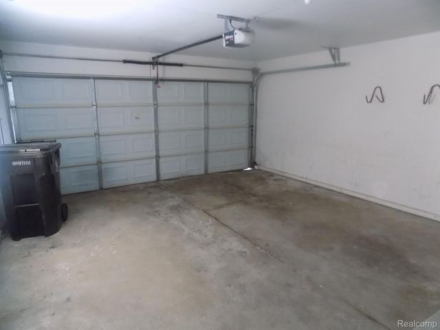 19121 WALDORF Street, Roseville, MI 48066