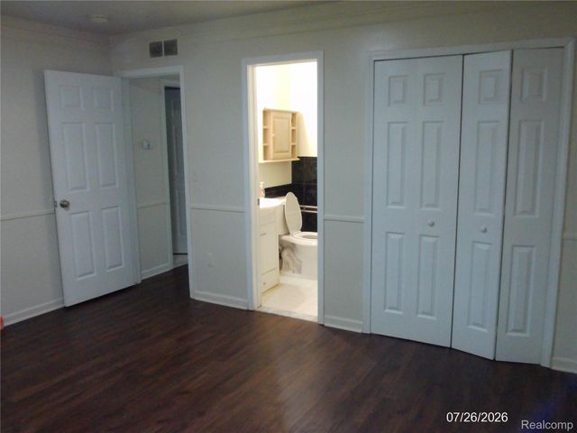 19121 WALDORF Street, Roseville, MI 48066