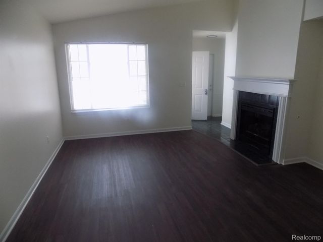 19121 WALDORF Street, Roseville, MI 48066
