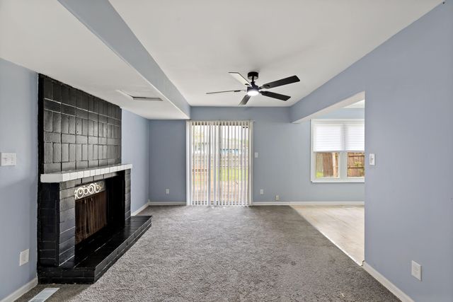 1106 W 61st Avenue, Merrillville, IN 46410