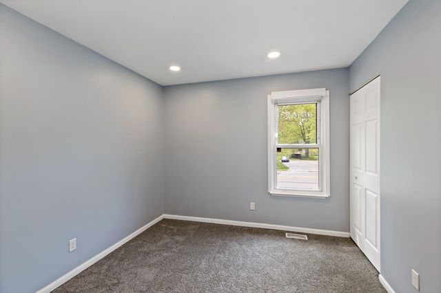 1106 W 61st Avenue, Merrillville, IN 46410