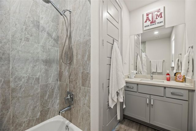 10909 Upland Retreat Drive, Houston, TX 77043