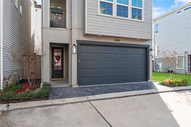 10909 Upland Retreat Drive, Houston, TX 77043