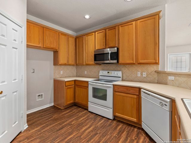 102 Lindseys, San Antonio, TX 78258