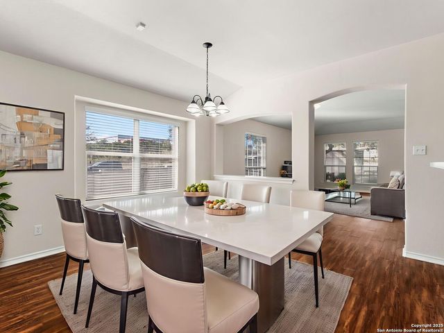 102 Lindseys, San Antonio, TX 78258