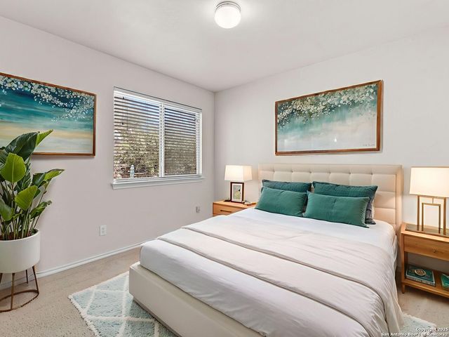 102 Lindseys, San Antonio, TX 78258