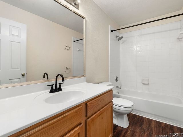 102 Lindseys, San Antonio, TX 78258