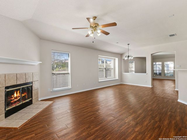 102 Lindseys, San Antonio, TX 78258