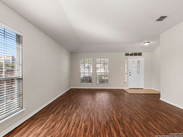 102 Lindseys, San Antonio, TX 78258