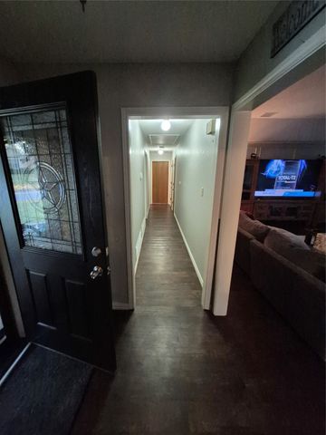 2008 Iron Horse Court, Arlington, TX 76017