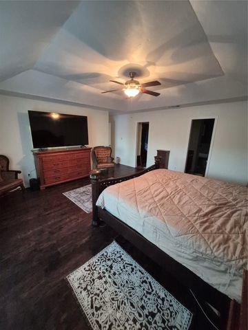 2008 Iron Horse Court, Arlington, TX 76017