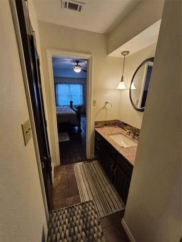 2008 Iron Horse Court, Arlington, TX 76017