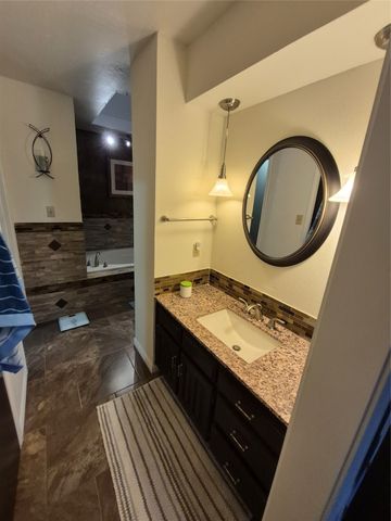 2008 Iron Horse Court, Arlington, TX 76017