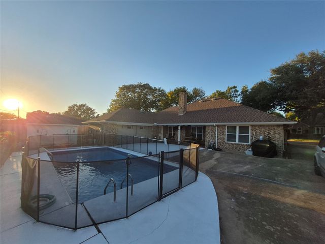 2008 Iron Horse Court, Arlington, TX 76017