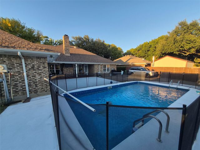 2008 Iron Horse Court, Arlington, TX 76017