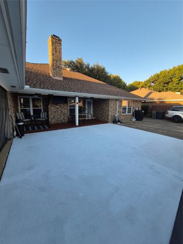 2008 Iron Horse Court, Arlington, TX 76017