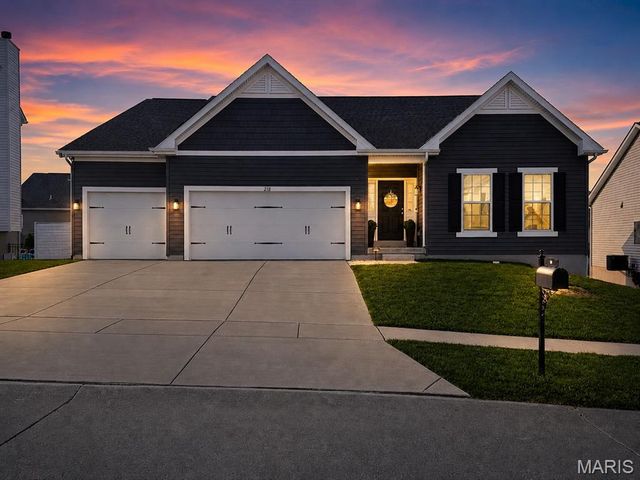 218 Carlton Point Drive, Wentzville, MO 63385