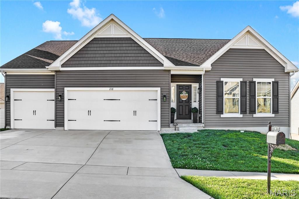218 Carlton Point Drive, Wentzville, MO 63385