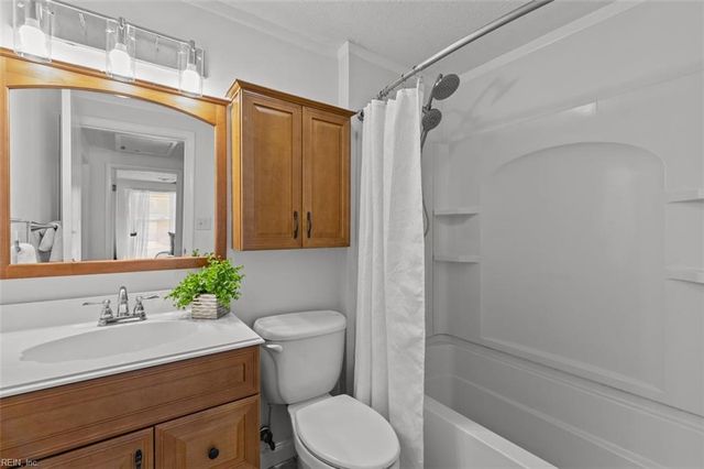 471 Michael Irvin DR, Newport News, VA 23608
