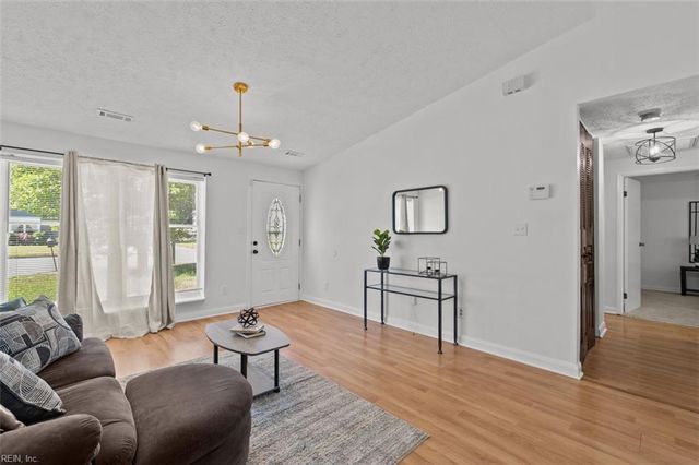 471 Michael Irvin DR, Newport News, VA 23608