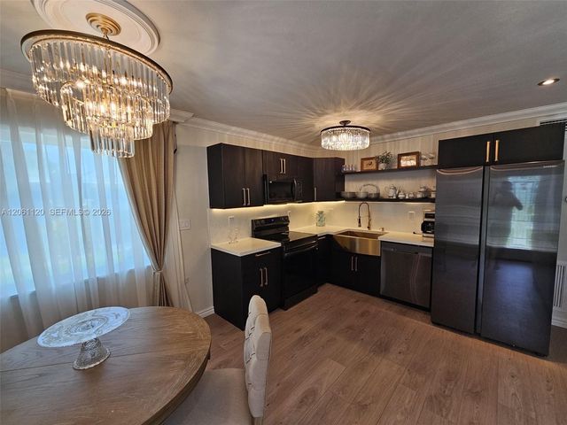 609 NE 14th Ct 609, Fort Lauderdale, FL 33304