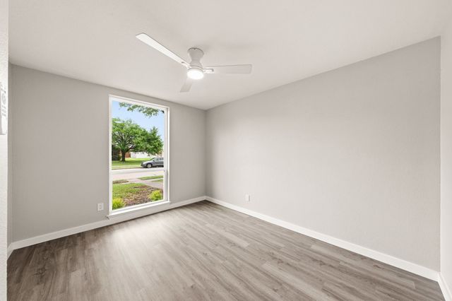 813 Creek Valley Road, Mesquite, TX 75181