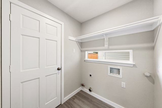 813 Creek Valley Road, Mesquite, TX 75181