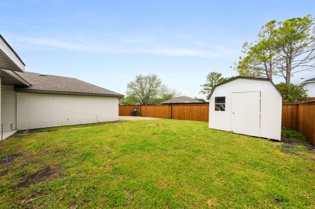 813 Creek Valley Road, Mesquite, TX 75181