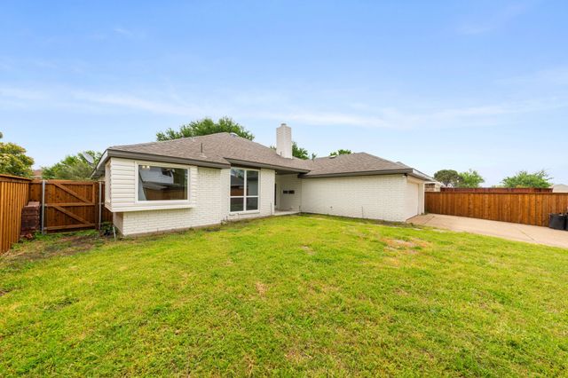 813 Creek Valley Road, Mesquite, TX 75181