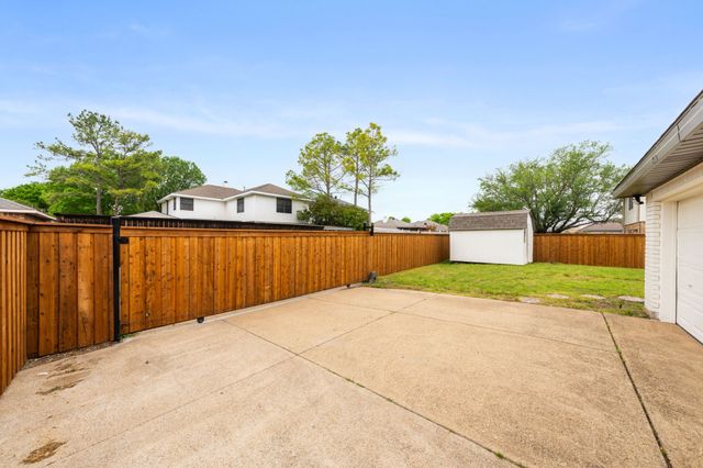 813 Creek Valley Road, Mesquite, TX 75181