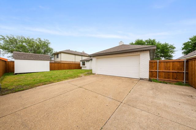 813 Creek Valley Road, Mesquite, TX 75181