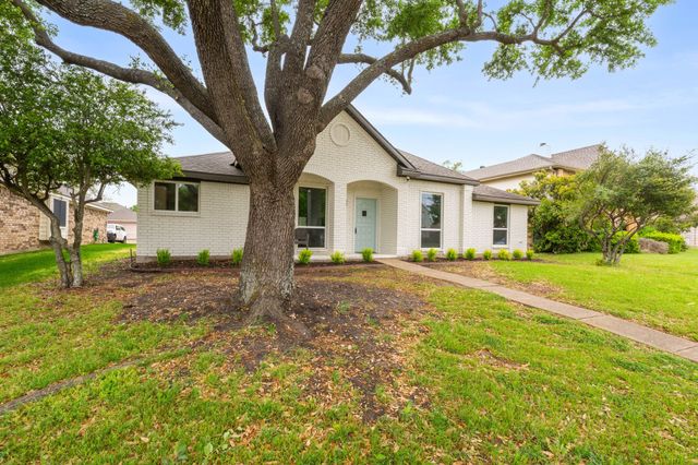 813 Creek Valley Road, Mesquite, TX 75181