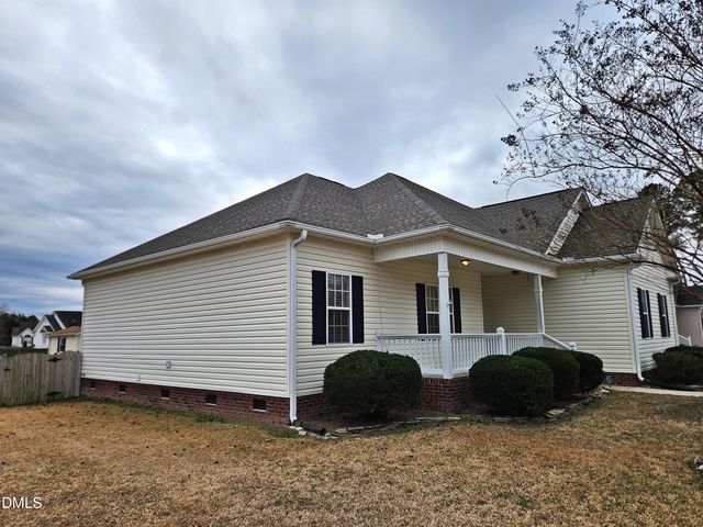 7 Edgewater Drive, Smithfield, NC 27577