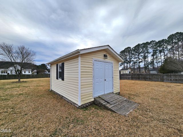 7 Edgewater Drive, Smithfield, NC 27577