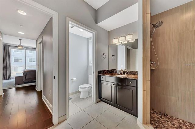 100 CENTRAL AVENUE H716, Sarasota, FL 34236