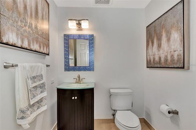 100 CENTRAL AVENUE H716, Sarasota, FL 34236