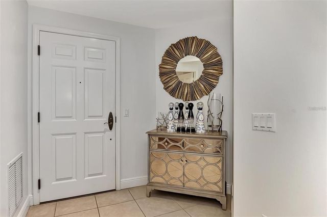 100 CENTRAL AVENUE H716, Sarasota, FL 34236