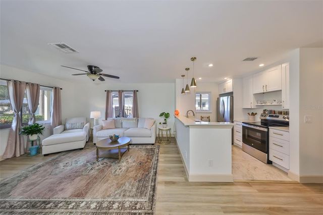 1727 NEW HAMPSHIRE AVENUE NE, St Petersburg, FL 33703