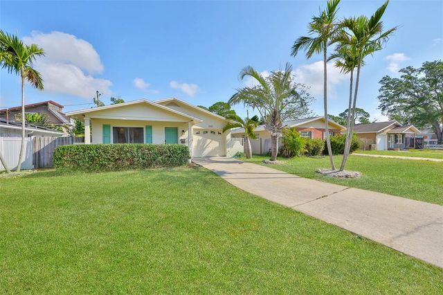 1727 NEW HAMPSHIRE AVENUE NE, St Petersburg, FL 33703