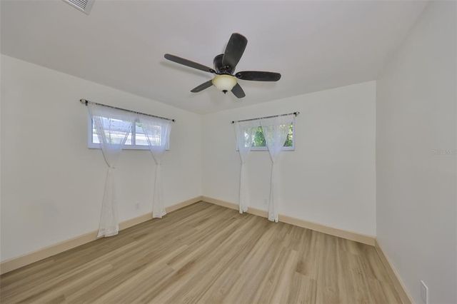 1727 NEW HAMPSHIRE AVENUE NE, St Petersburg, FL 33703