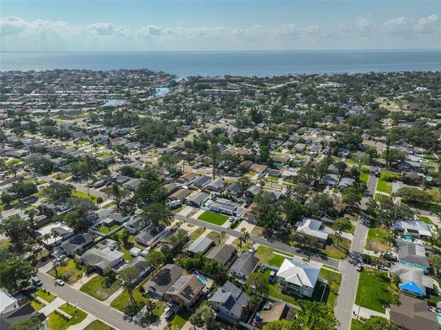 1727 NEW HAMPSHIRE AVENUE NE, St Petersburg, FL 33703