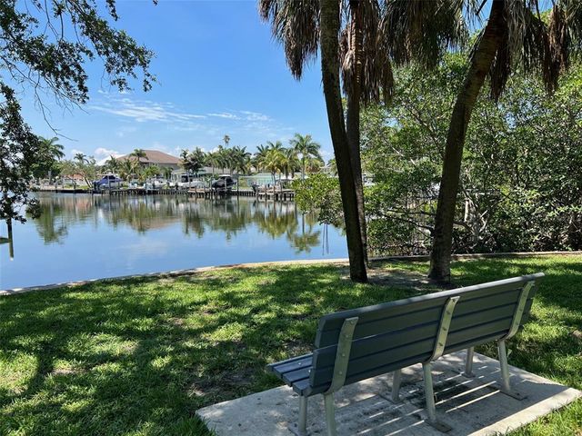 1727 NEW HAMPSHIRE AVENUE NE, St Petersburg, FL 33703