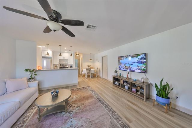 1727 NEW HAMPSHIRE AVENUE NE, St Petersburg, FL 33703