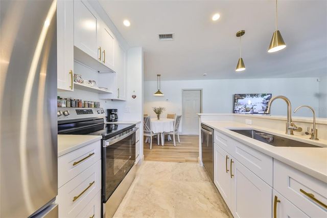 1727 NEW HAMPSHIRE AVENUE NE, St Petersburg, FL 33703
